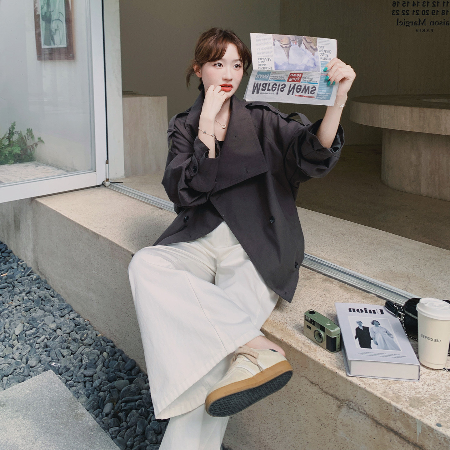 灰色短款风衣女大翻领双排扣