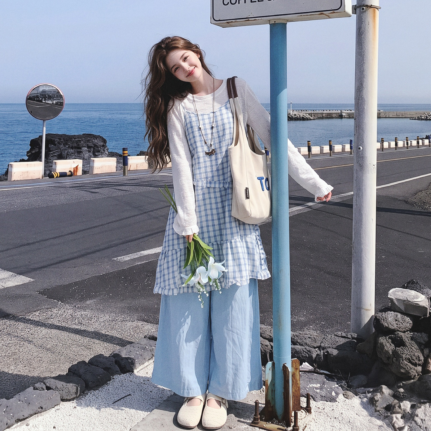 韩系文艺减龄花边格纹吊带三件套女2026秋季新款打底衫阔腿裤套装