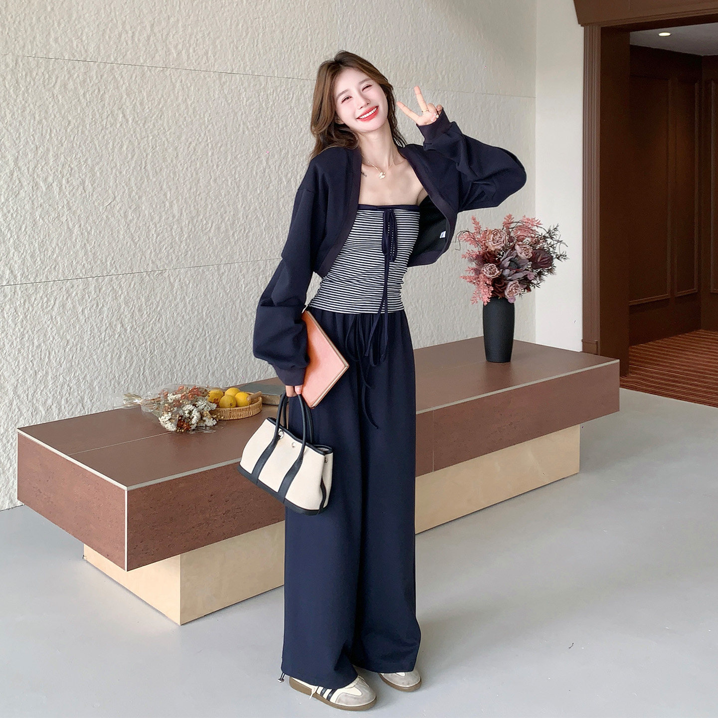 藏青松弛感秋季女阔腿三件套