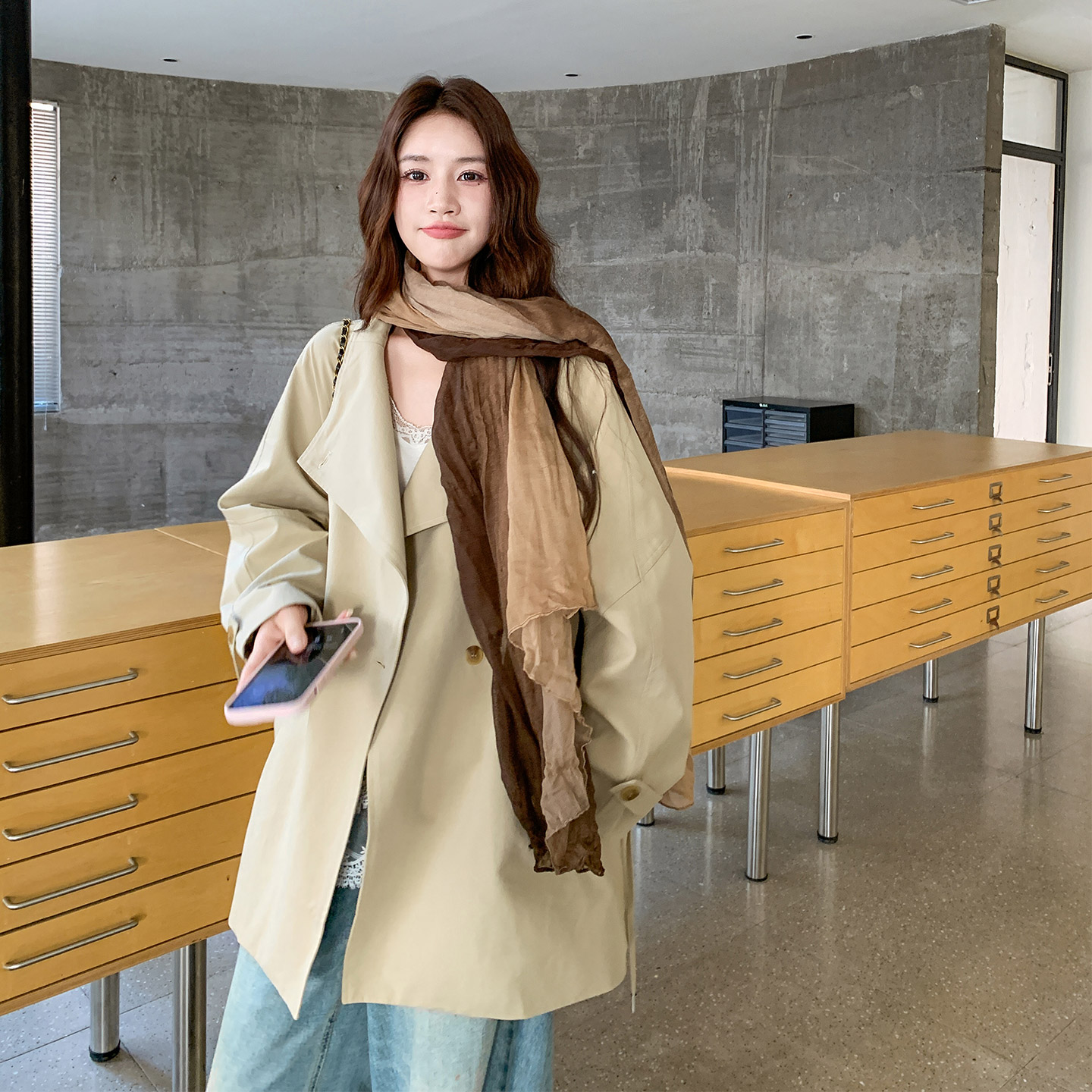 卡其色通勤百搭休闲风外套女2026秋季新款韩式中长款大翻领风衣
