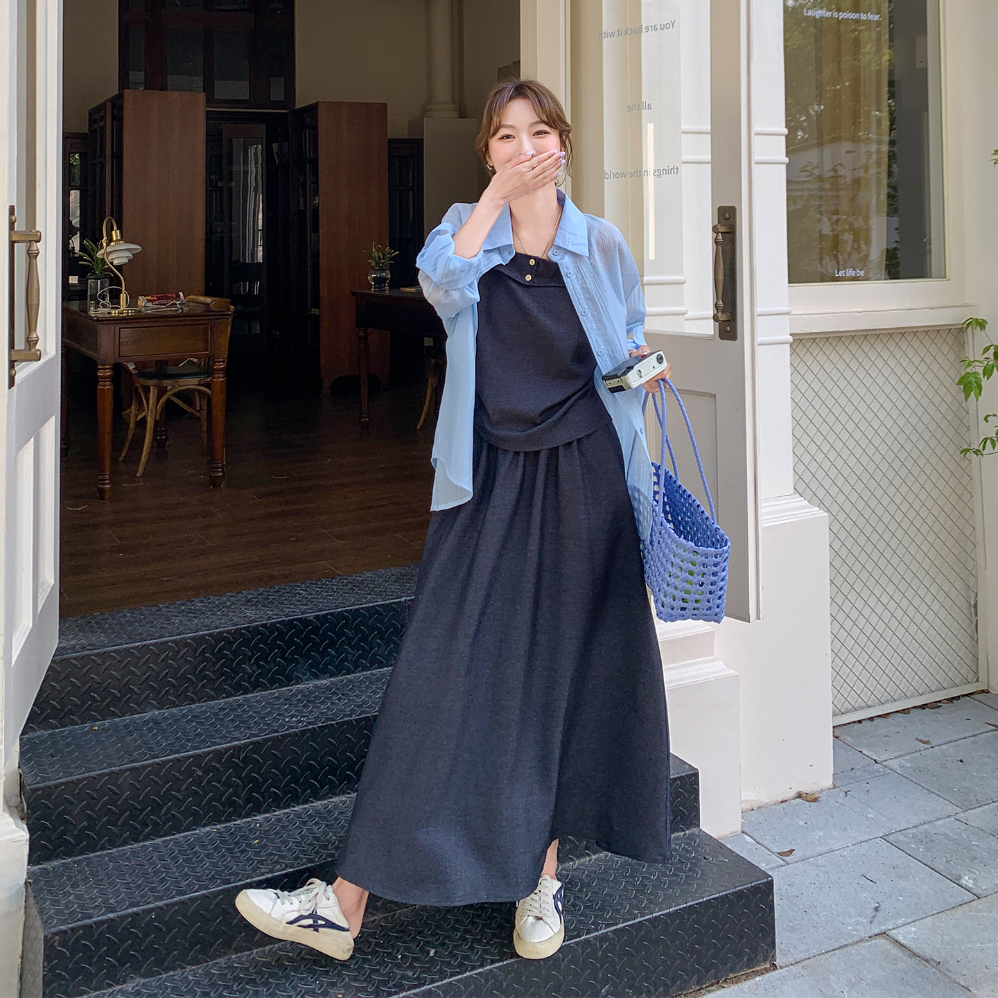 盐系清冷高级感衬衫套装2026秋日新款设计感内搭吊带半身裙三件套
