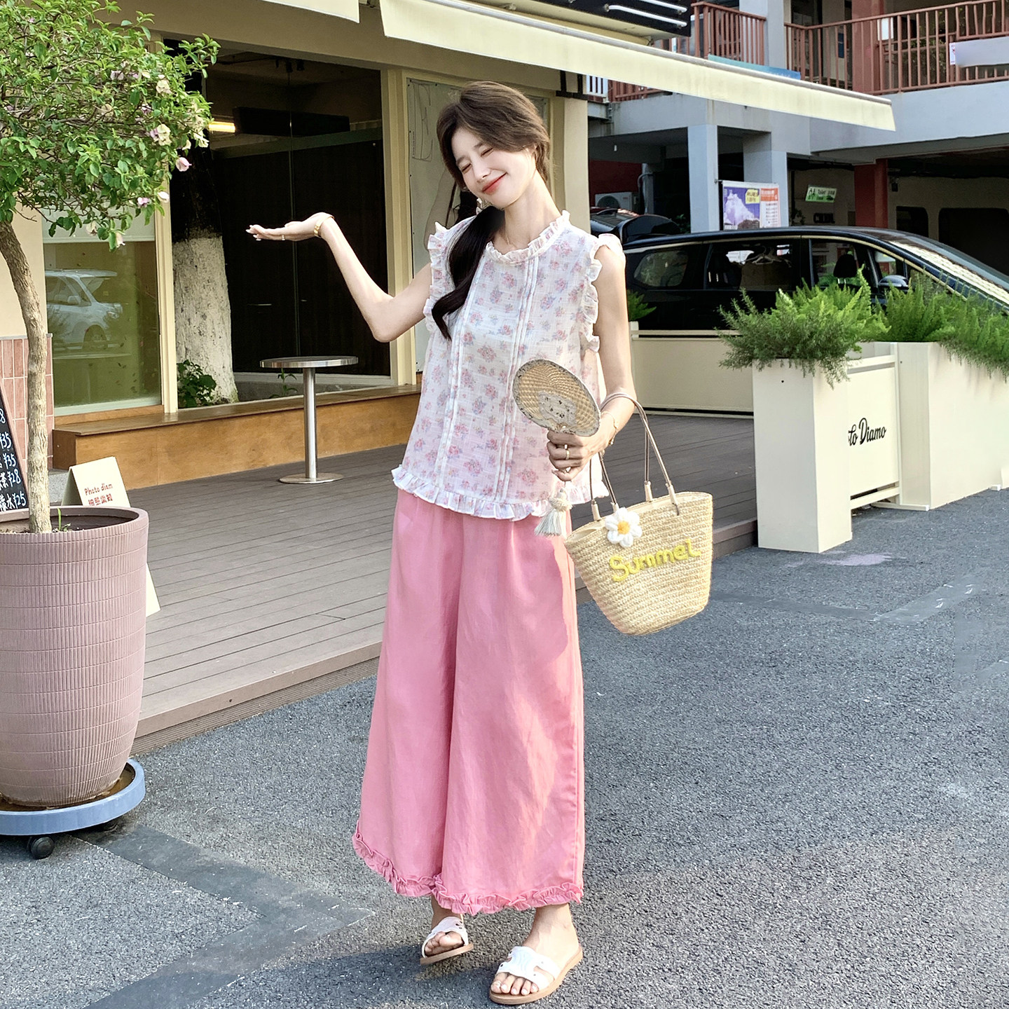 粉色独特俏皮少女感套装夏日碎花木耳边上衣阔腿裤两件套2026新款
