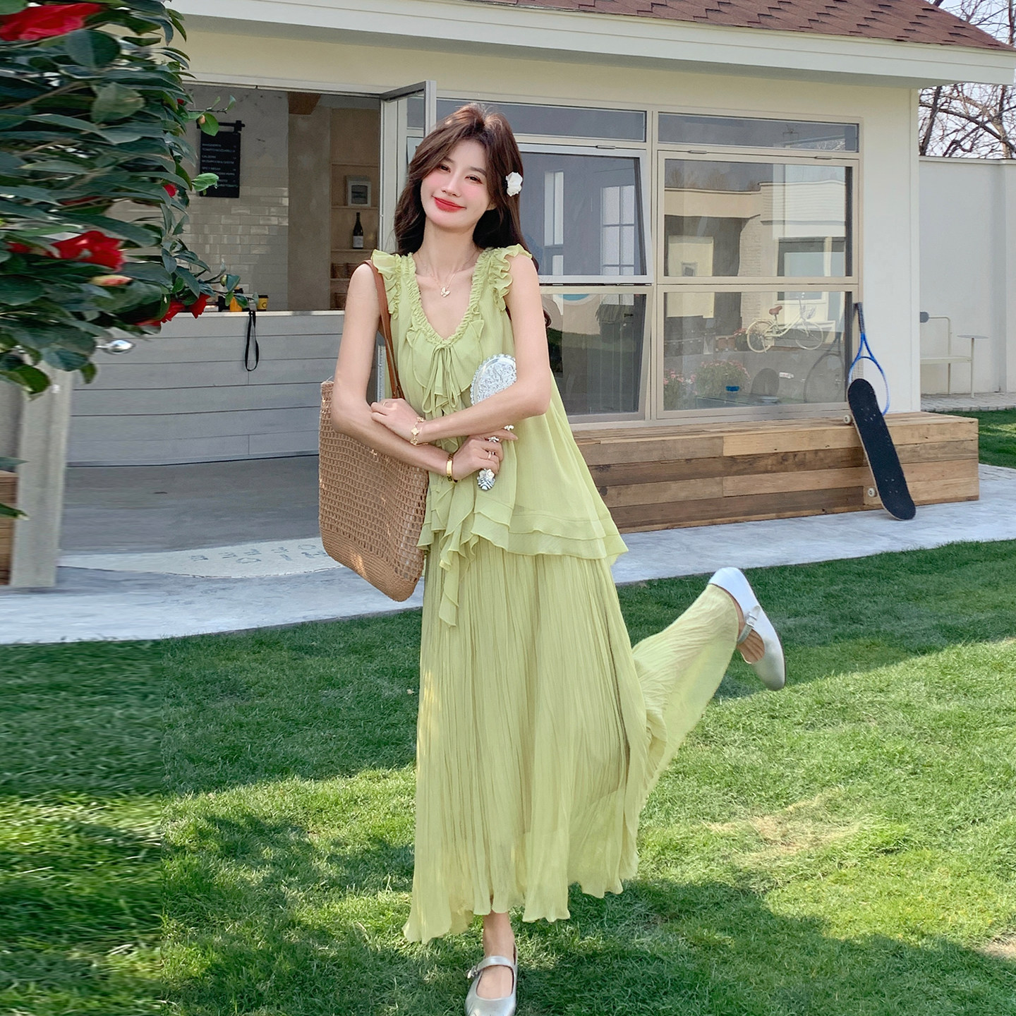 果绿色小清新甜美套装裙女夏2026新款法式荷叶边背心半身裙两件套