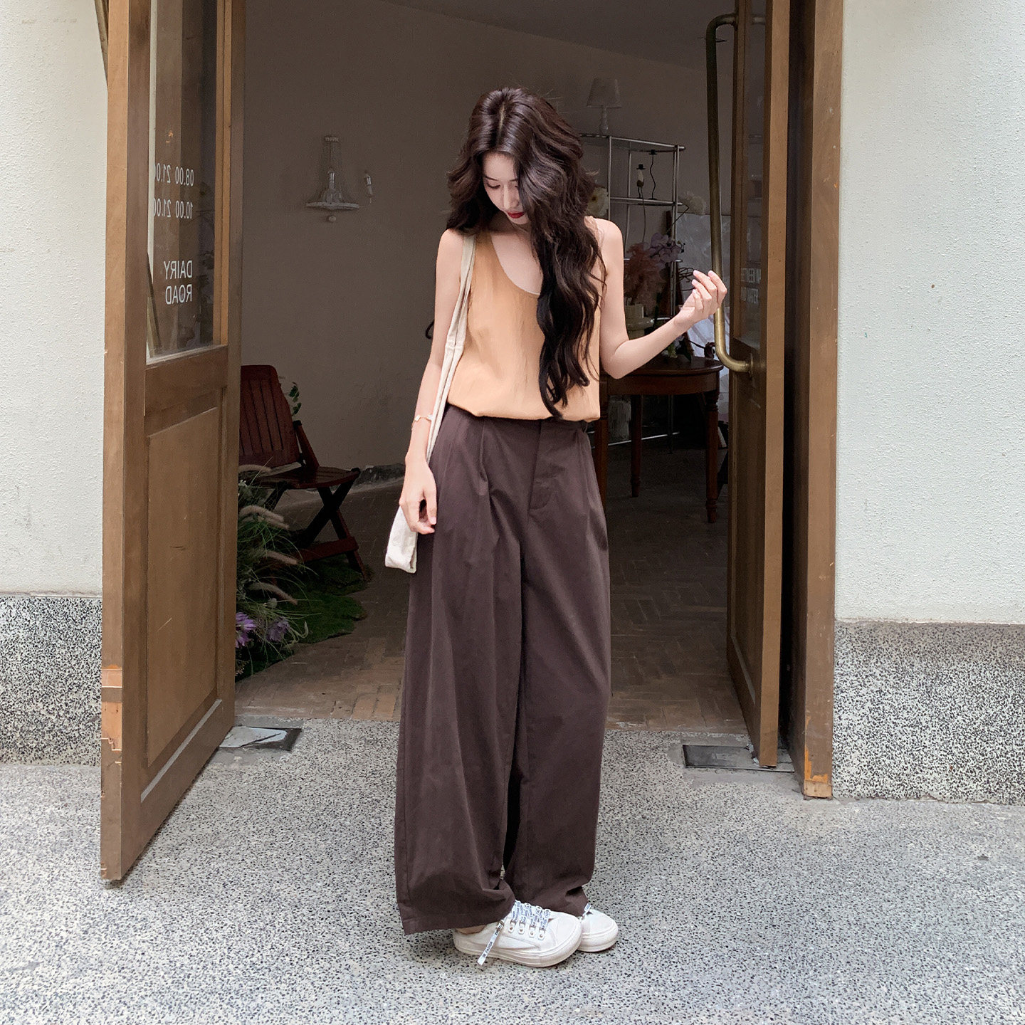 法式复古风不撞款撞色连体裤女2026新款夏日别致设计感阔腿连身裤