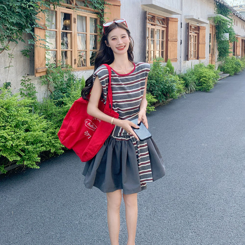韩版休闲复古ins风条纹拼接连衣裙2026夏新款小个子甜美风花苞裙
