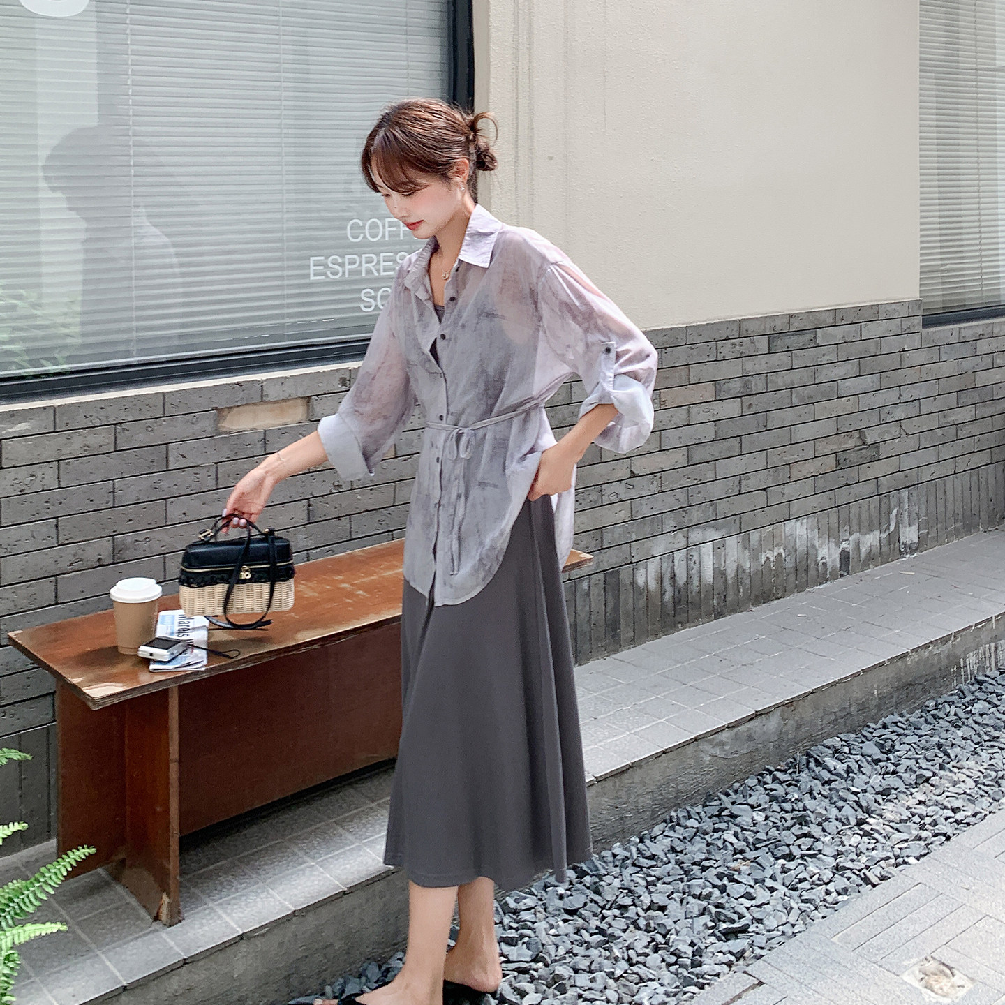 夏季度假风长袖衬衫吊带裙套装
