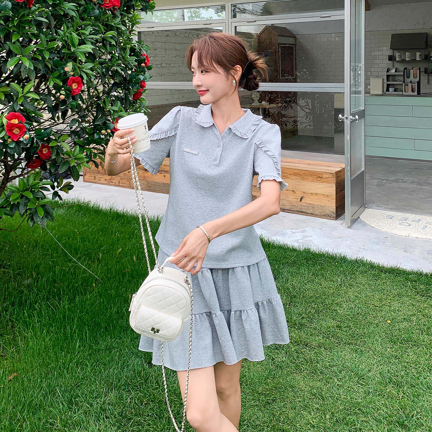 浅灰色少女感休闲减龄套装女2026夏新款花边翻领上衣半身裙两件套