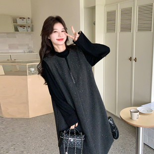 灰色今年流行爆款烫钻背心连衣裙套装女2026春新款休闲内搭两件套