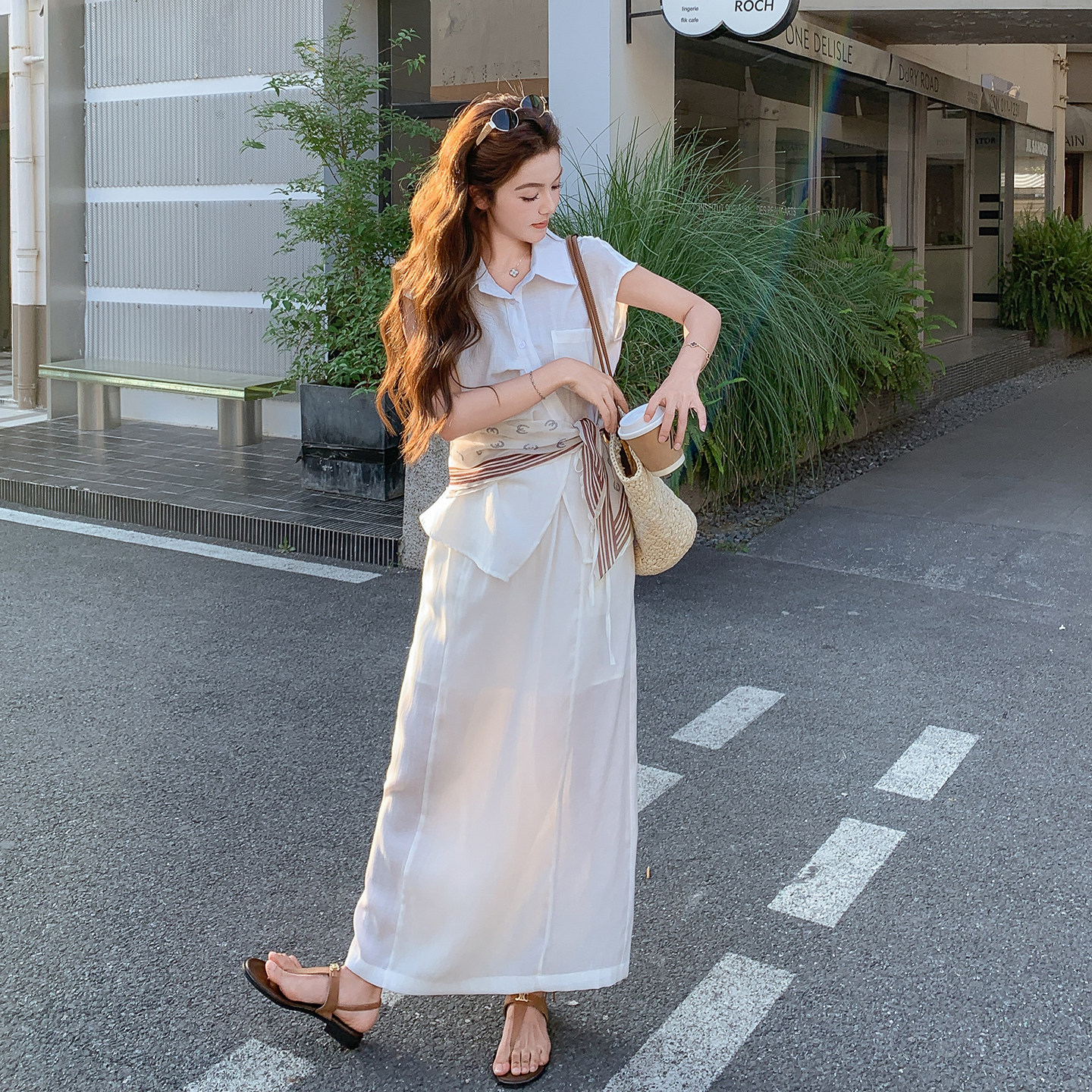 白色休闲时尚通勤百搭套装女2026夏新款无袖系带衬衫半身裙两件套