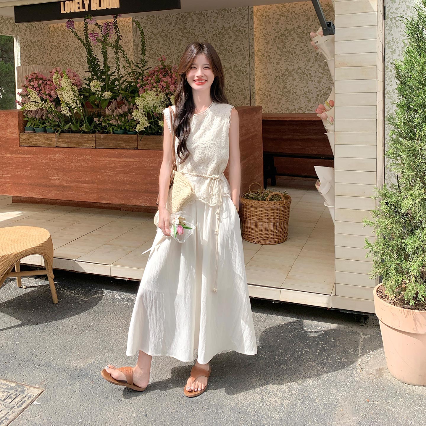 法式清爽甜美套装女士2026夏季新款绝美蕾丝刺绣背心半身裙两件套