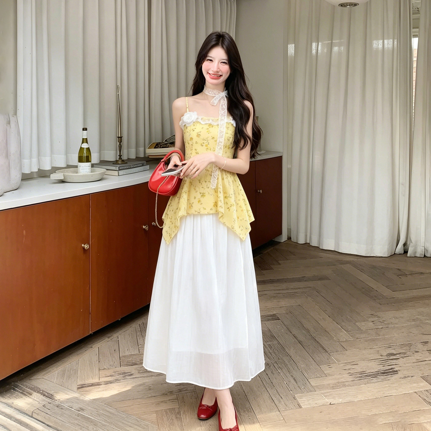 鹅黄色小众绝美度假风拼接连衣裙女2026新款夏日甜美风碎花吊带裙