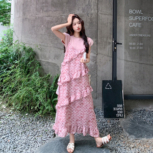 度假风粉色碎花两件套女夏季