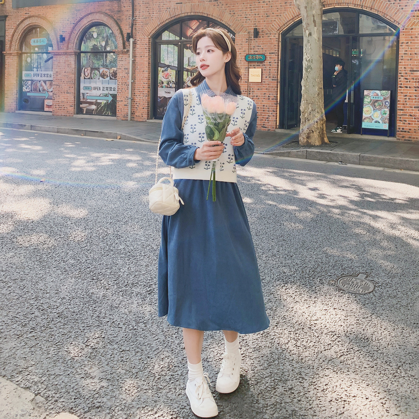 蓝色学院风碎花针织背心连衣裙套装女2026春新款气质衬衫裙两件套