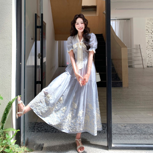 浪漫蕾丝风蓝色连衣裙女夏泡泡袖