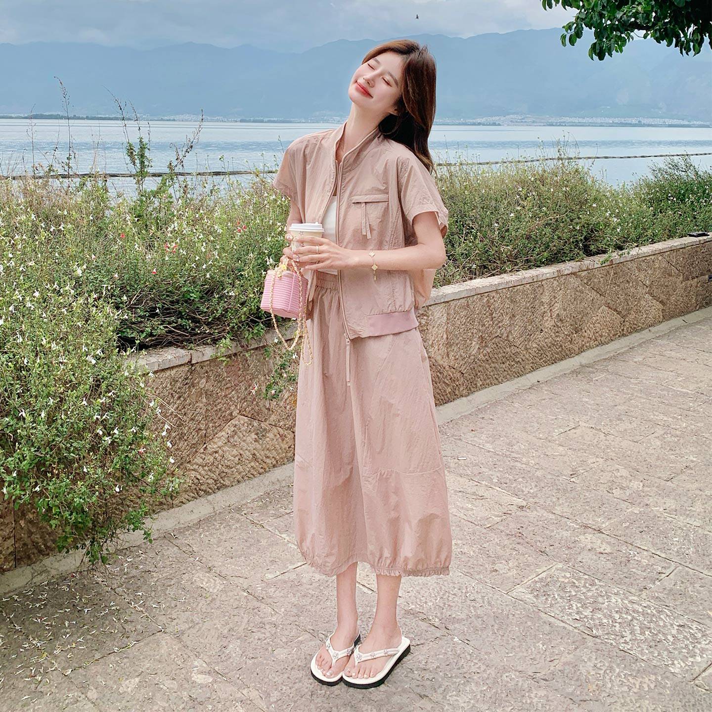 粉色时尚休闲运动风穿搭女2026新款松弛感立领上衣半身裙两件套夏