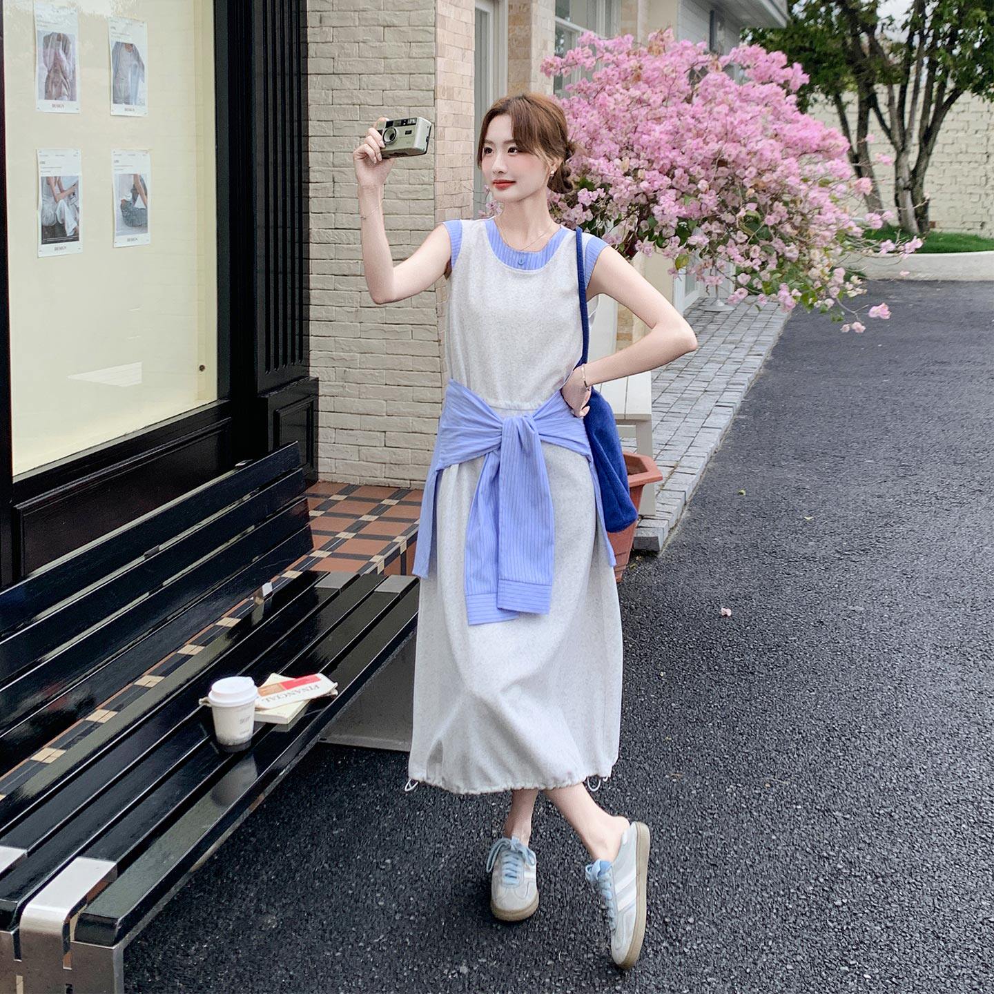 初夏小众别致设计感条纹拼接连衣裙女减龄收腰显瘦卫衣裙2026新款