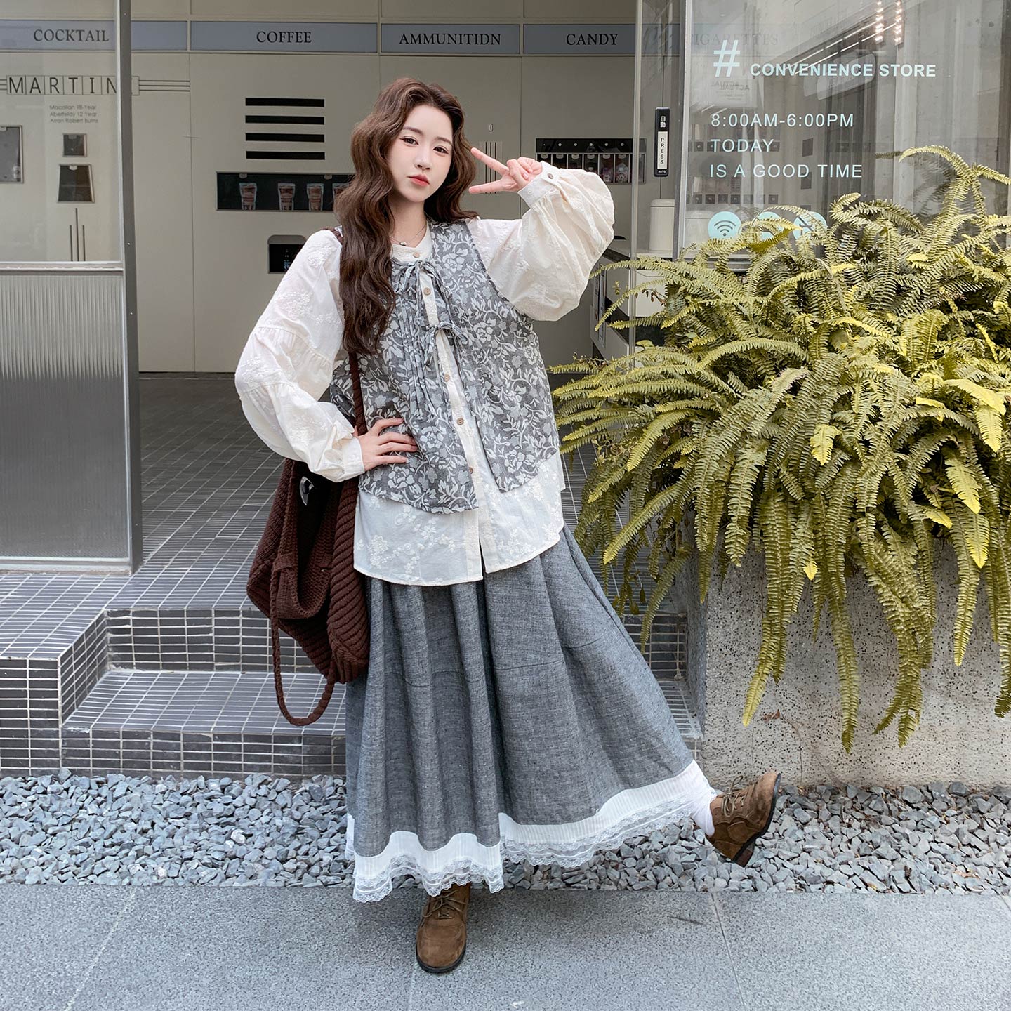 法式浪漫文艺风印花马甲套装女2026秋新款灯笼袖衬衫半身裙三件套