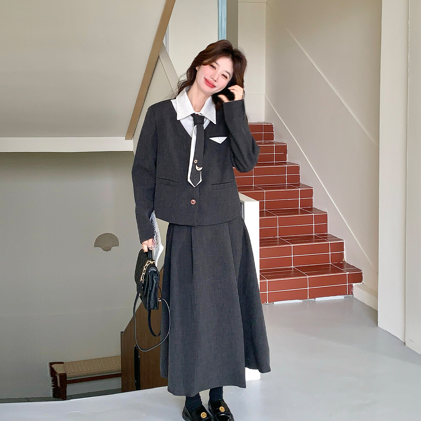 灰色减龄学院风西装套装女2026春新款假两件上衣高腰半身裙两件套