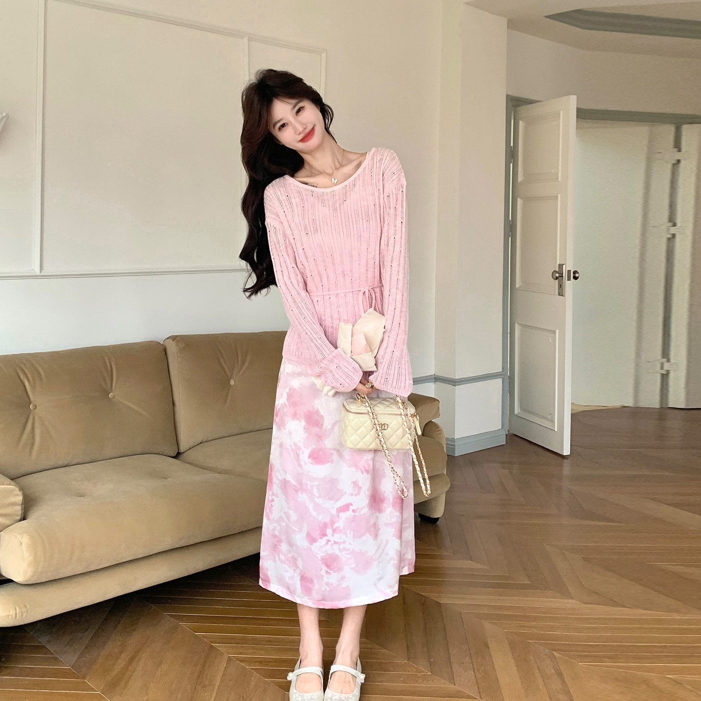 粉色早春氛围感针织罩衫连衣裙套装女2026春新款印花吊带裙两件套