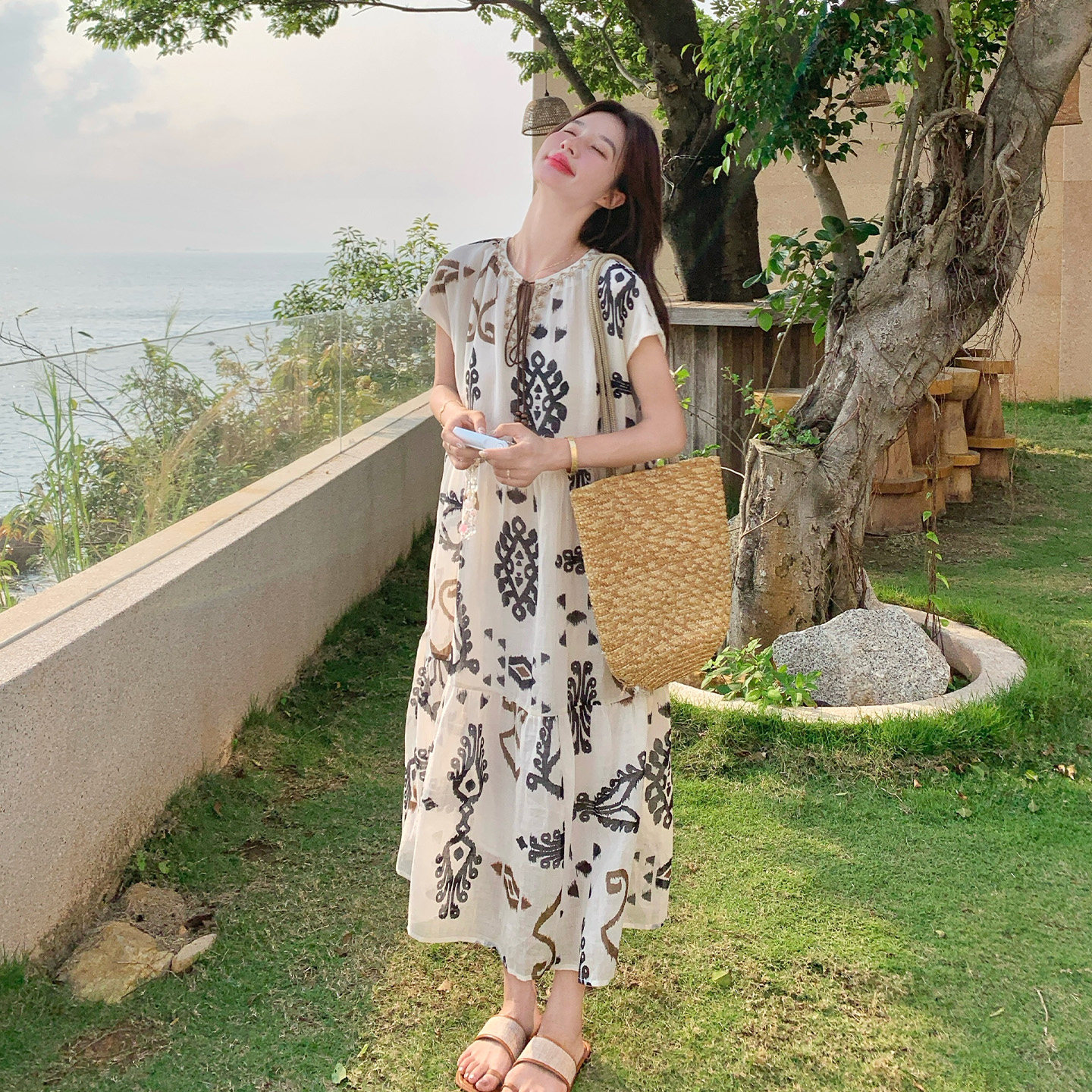 度假风印花连衣裙女夏中长款