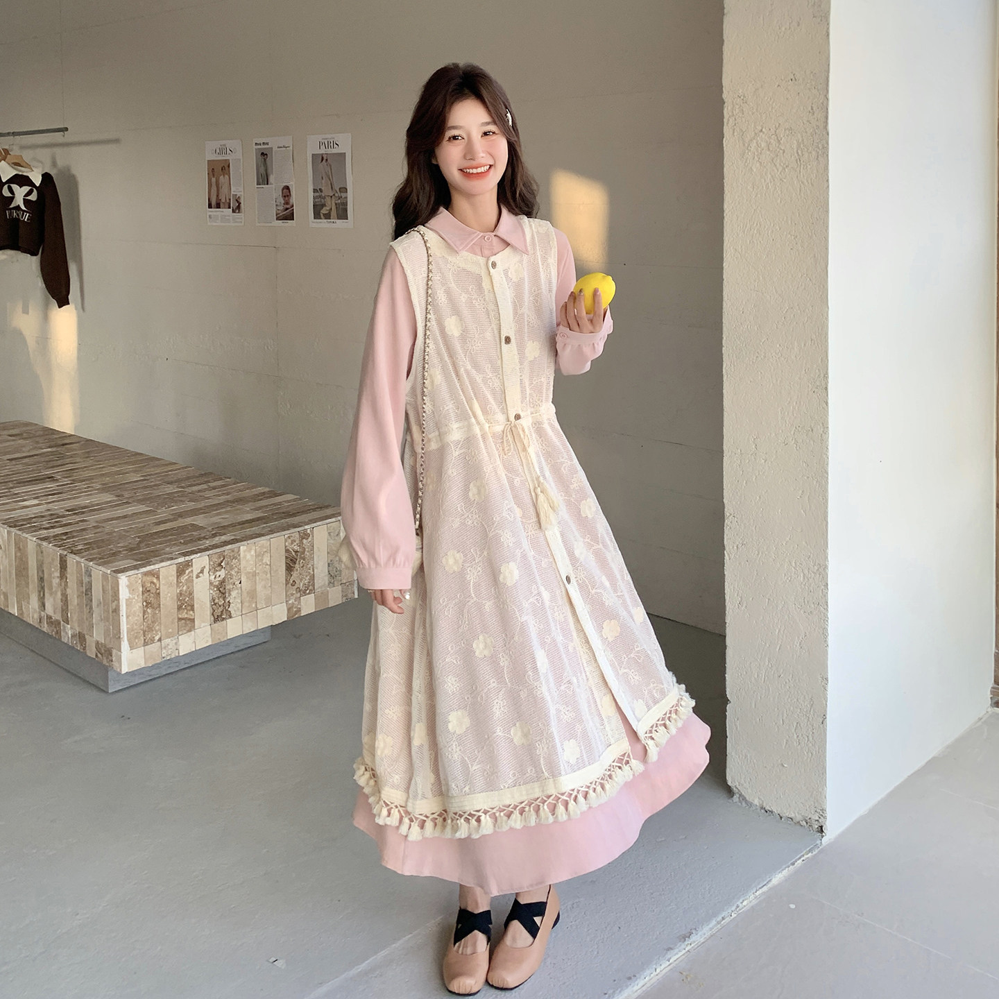 粉色叠穿衬衫连衣裙套装女2026春新款法式设计感流苏背心裙两件套