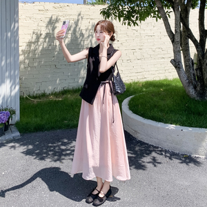 黑色法式绝美高级感连衣裙女2026夏新款撞色拼接假两件收腰A字裙
