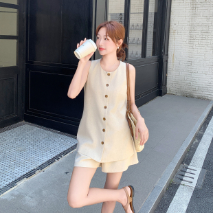 米色简单大方法式气质套装女2026夏新款圆领马甲小个子短裤两件套