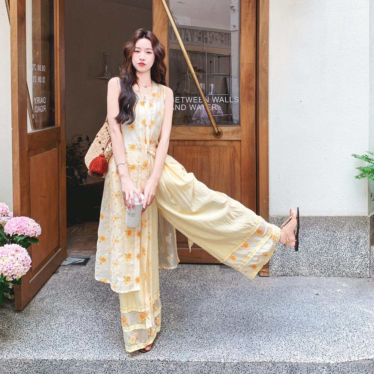 国风清新减龄优雅风套装女2026新款新中式刺绣上衣阔腿裤两件套夏