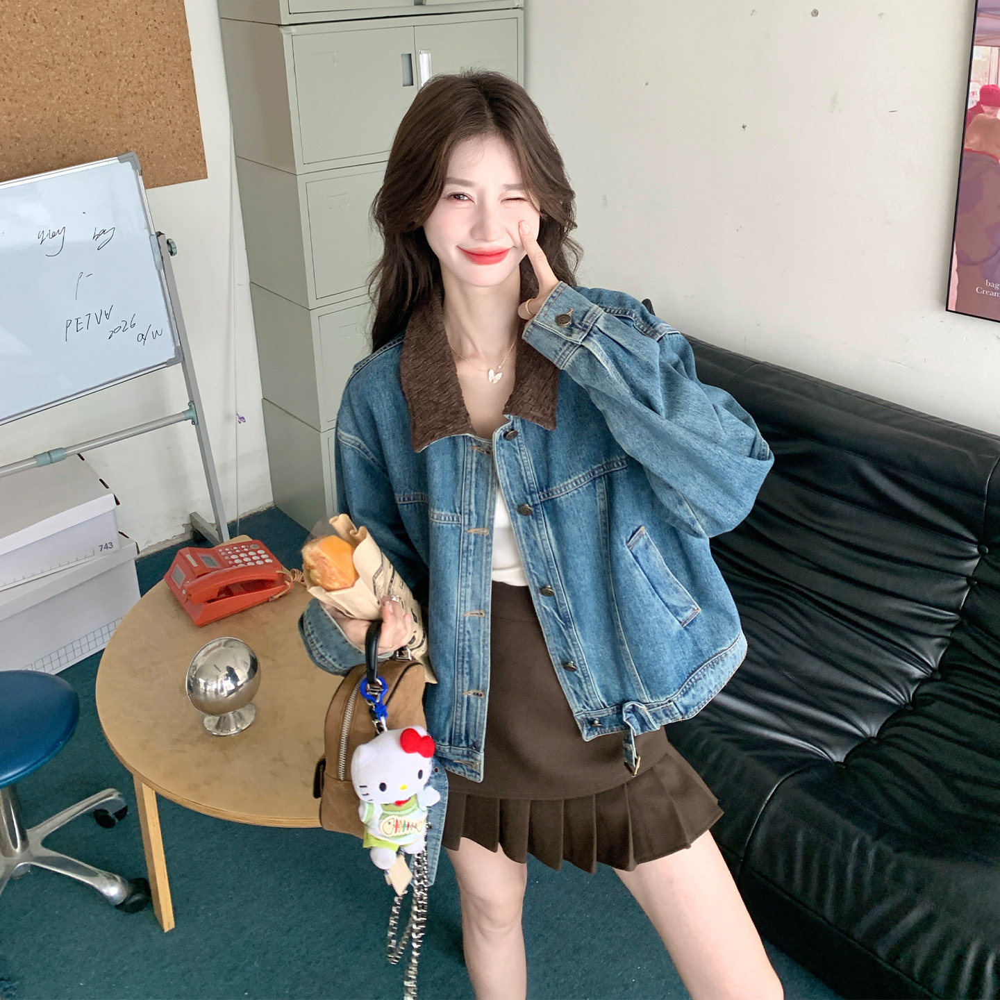 春秋女撞色翻领牛仔短外套减龄