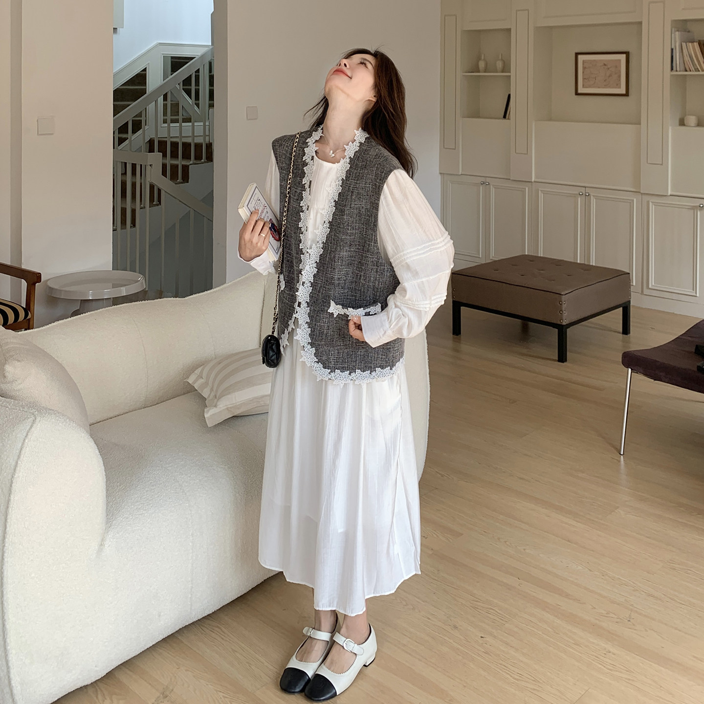 早春绝美超好看穿搭蕾丝马甲连衣裙套装女2026新款休闲长裙两件套