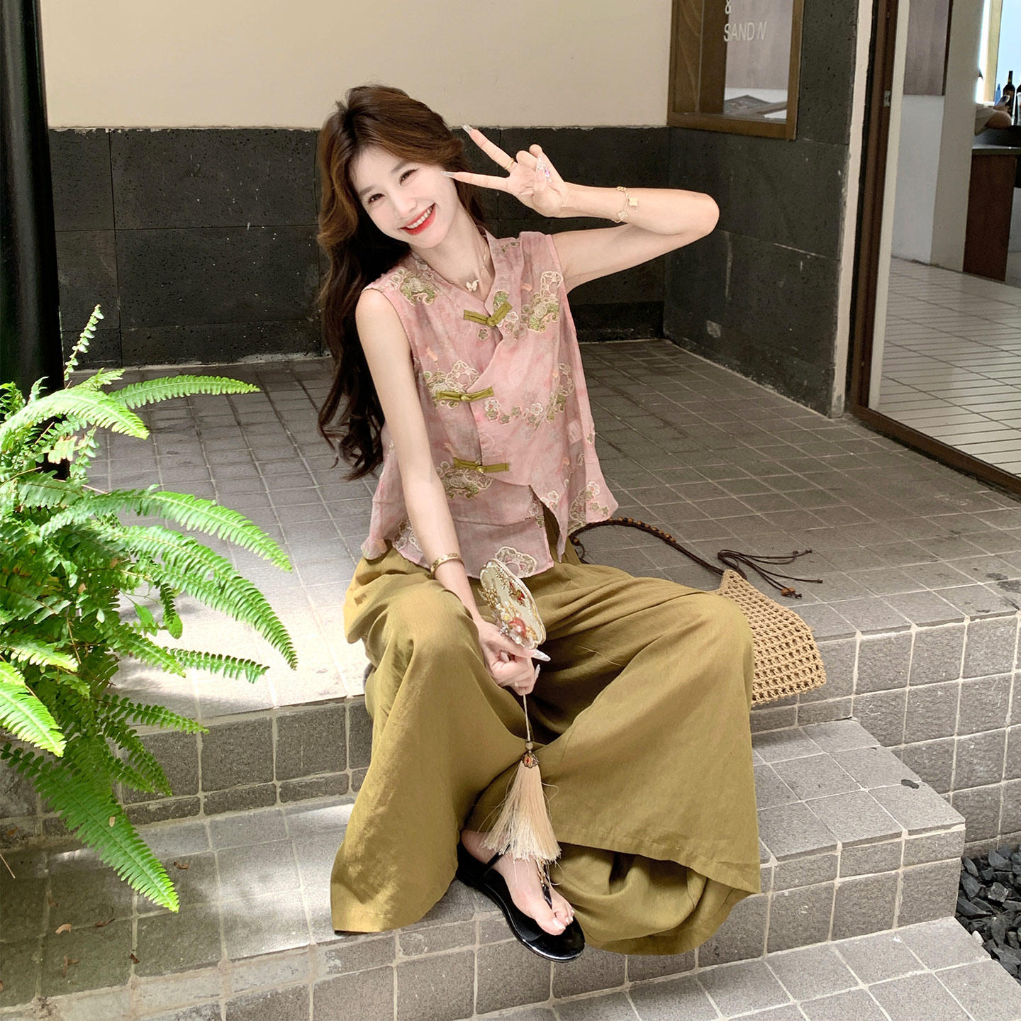 松弛感穿搭套装2026夏新款女新中式温柔风绣花背心阔腿裙裤两件套