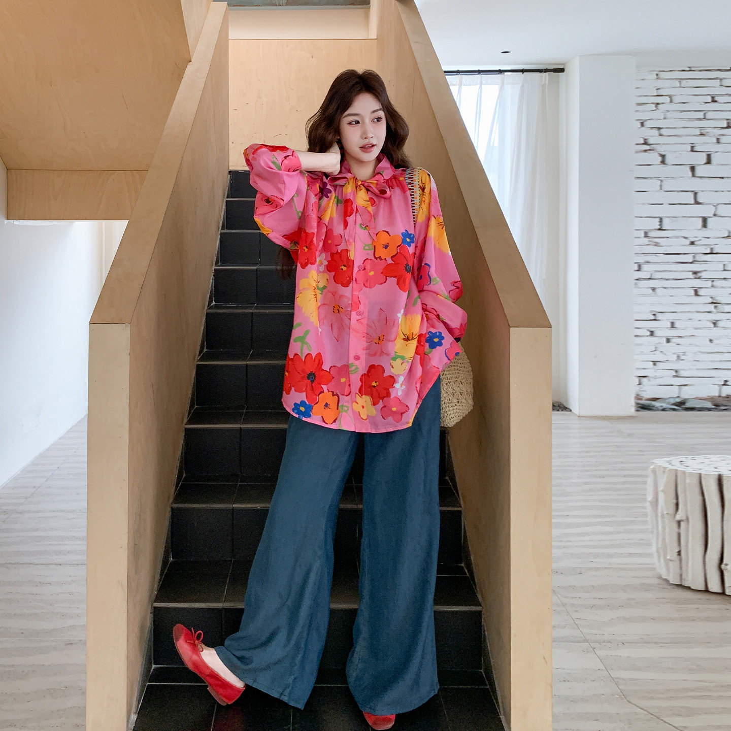 法式浪漫多巴胺印花领结衬衫套装女2026春季新款牛仔阔腿裤两件套