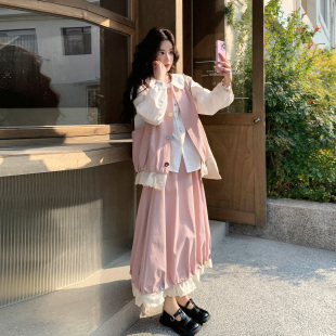 粉色甜美减龄蕾丝拼接马甲套装2026春新款娃娃领衬衫半身裙三件套