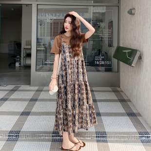 夏季波西米亚度假风印花吊带连衣裙套装女2026新款时尚内搭两件套