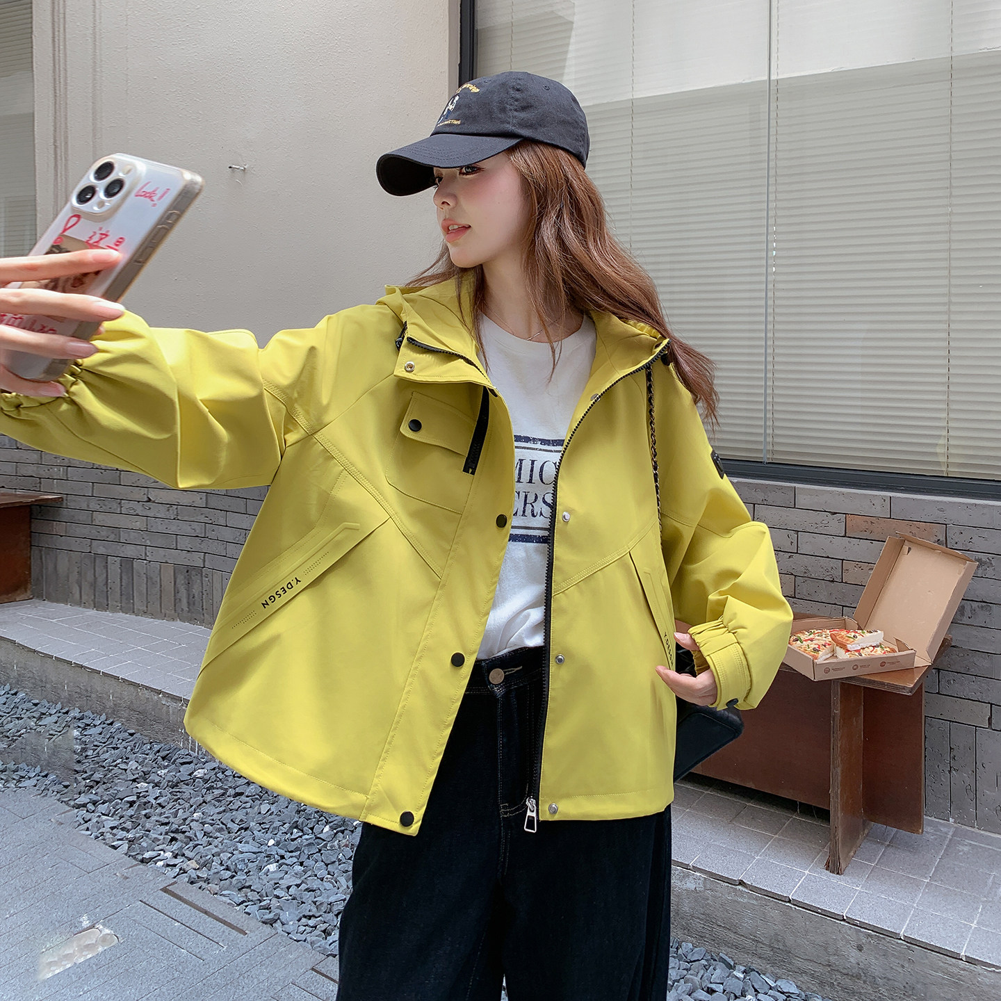 黄色又酷又飒短外套女小个子2026春季新款韩版今年流行学院风夹克