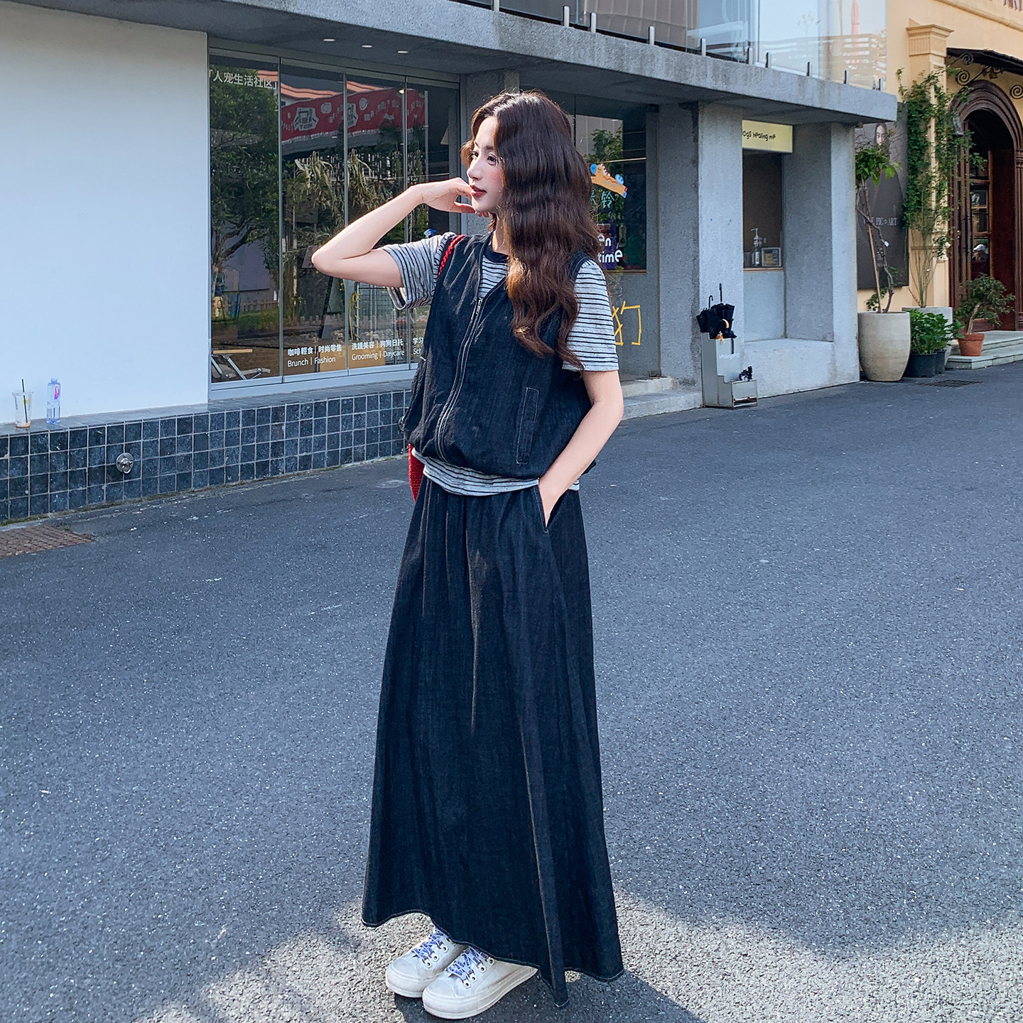 深蓝色复古休闲风牛仔套装女2026新款夏日假两件上衣半身裙两件套