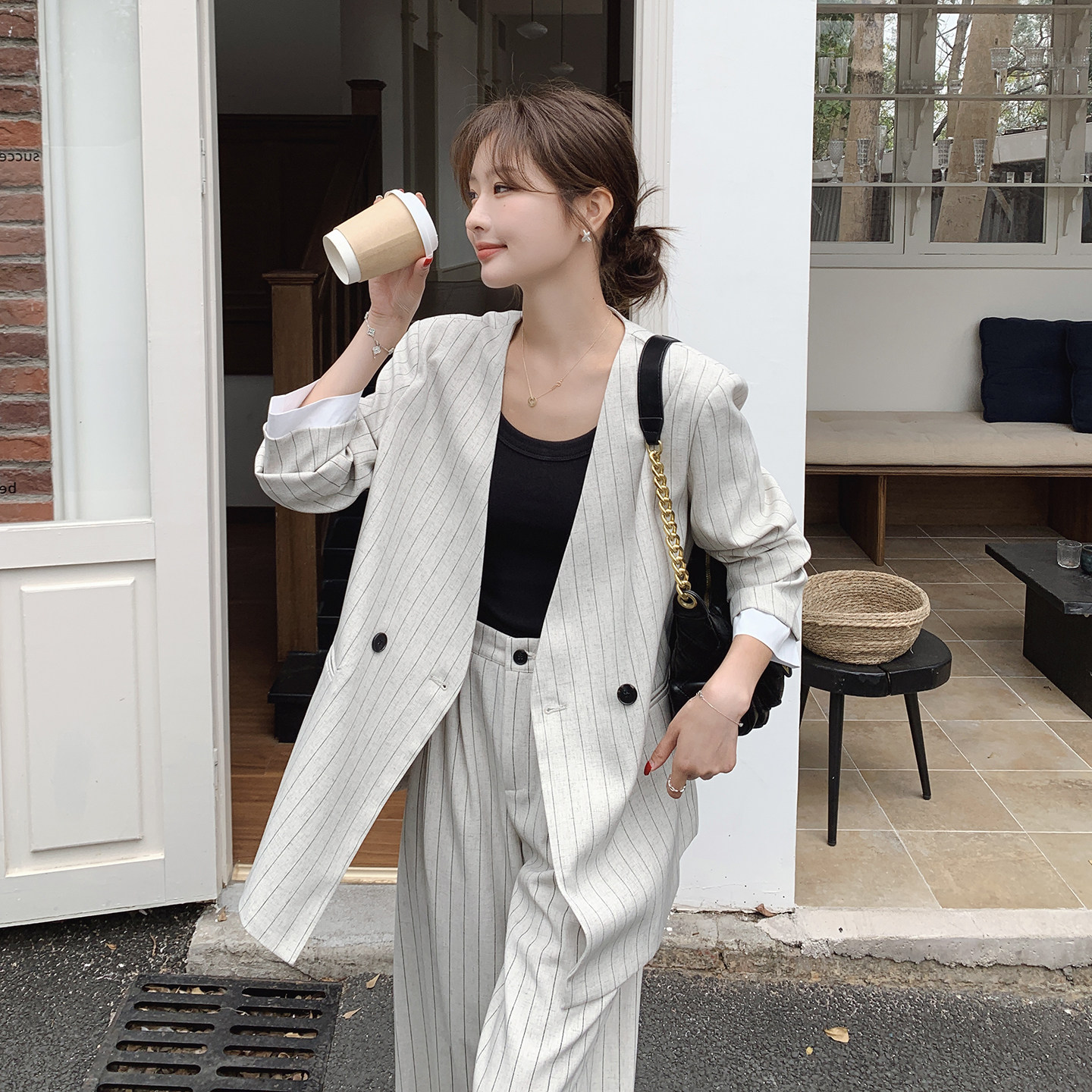 早春超火爆款条纹西装套装女2026新款设计感上衣高腰阔腿裤两件套