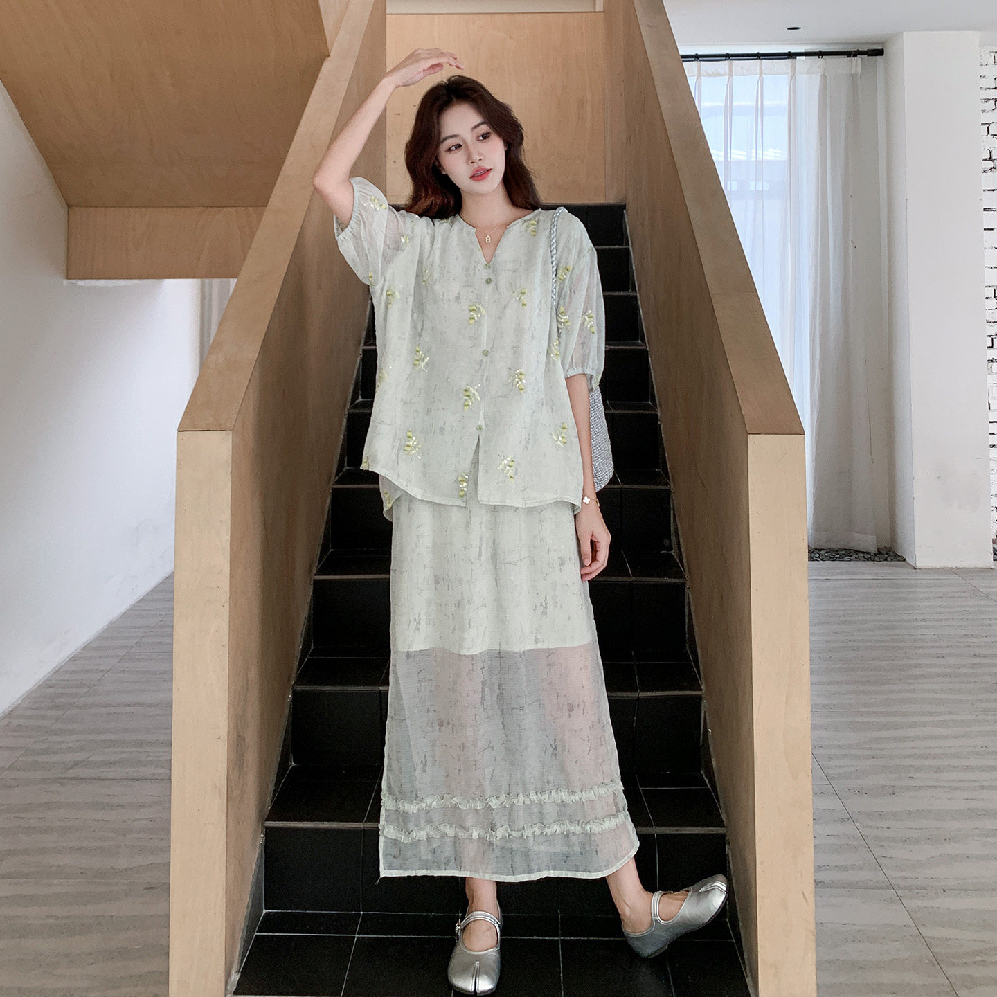 夏季浅绿刺绣印花显瘦两件套
