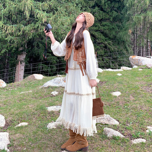 白色法式度假风流苏连衣裙套装女2026春季复古刺绣马甲长裙两件套