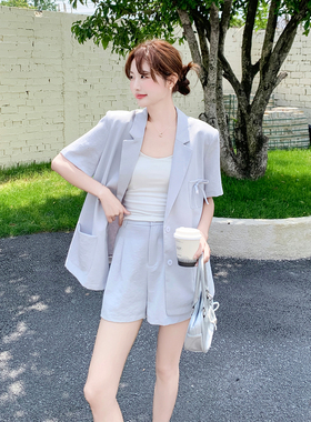 浅蓝色韩版随性慵懒风套装女2026新款松弛感短袖上衣短裤两件套夏