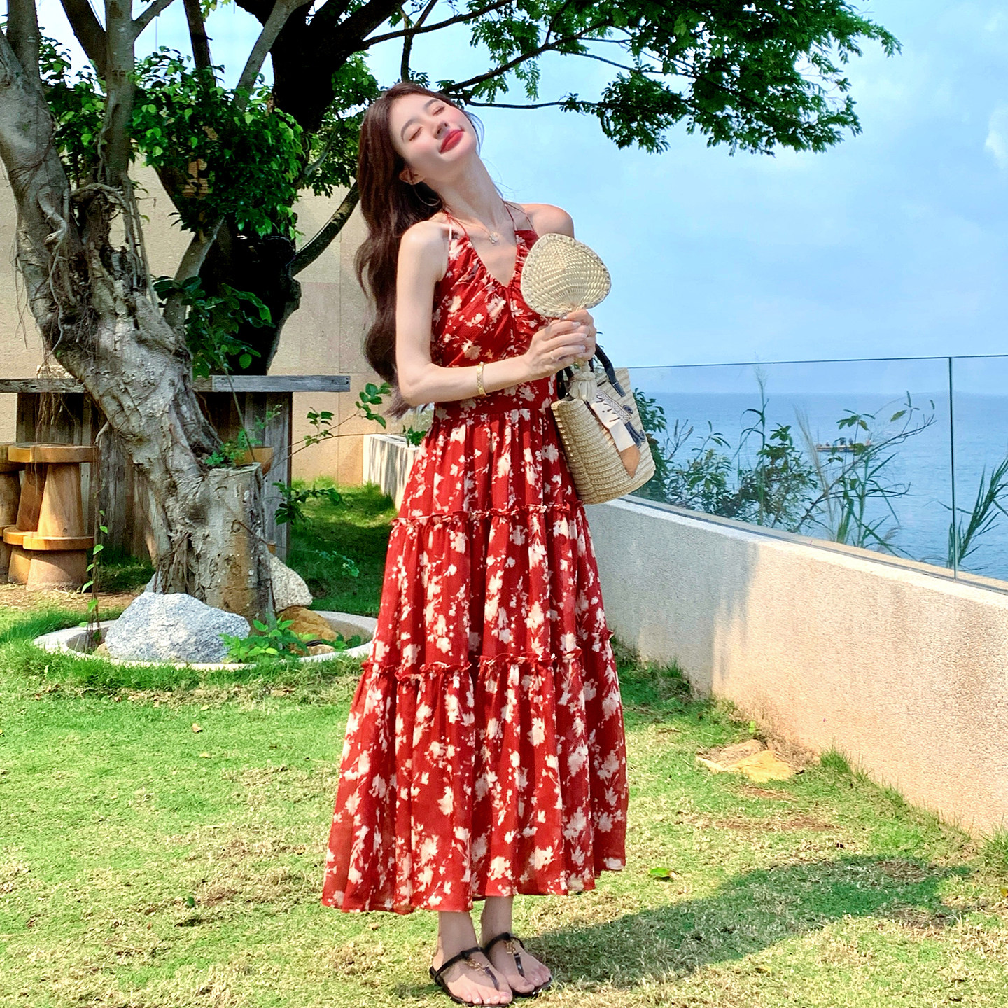 红色甜辣纯欲风无袖连衣裙女2026新款夏日法式浪漫风情碎花吊带裙