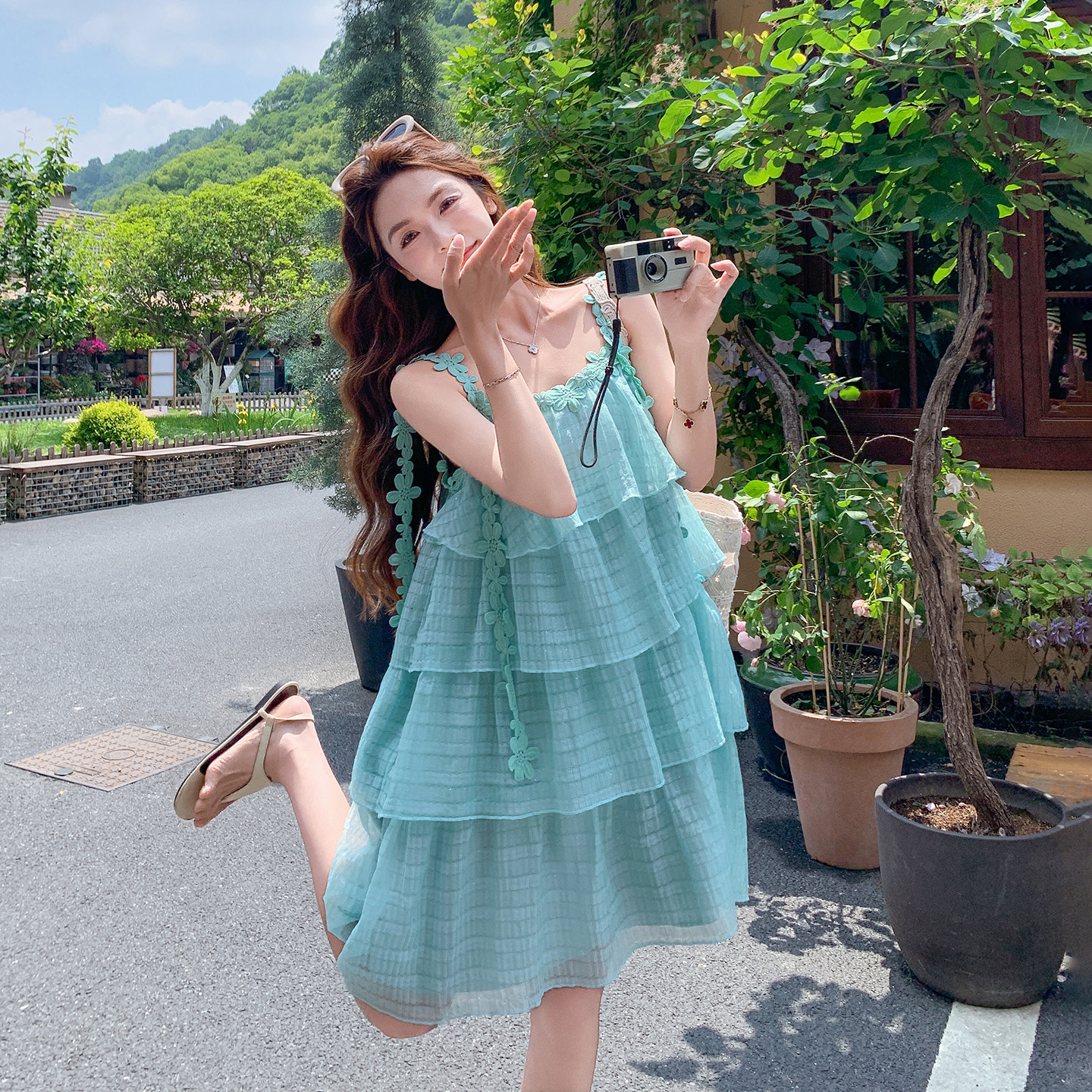小个子甜美减龄千金风连衣裙女2026新款夏日法式浪漫风花边吊带裙