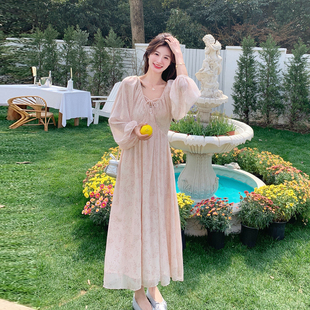 粉色法式温柔风长袖碎花连衣裙女2026春小个子甜美减龄V领仙女裙