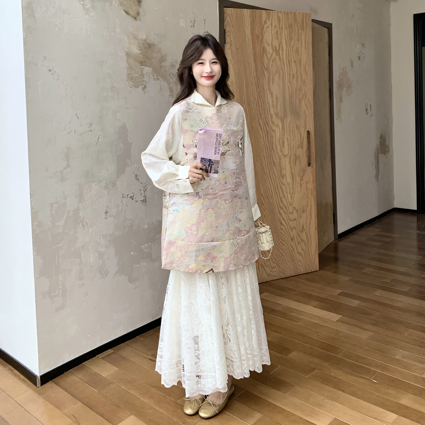 漂亮气质国风提花背心套装女2026春新款翻领内搭蕾丝半身裙三件套