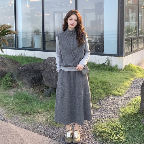 韩系立领马甲套装女秋季设计感