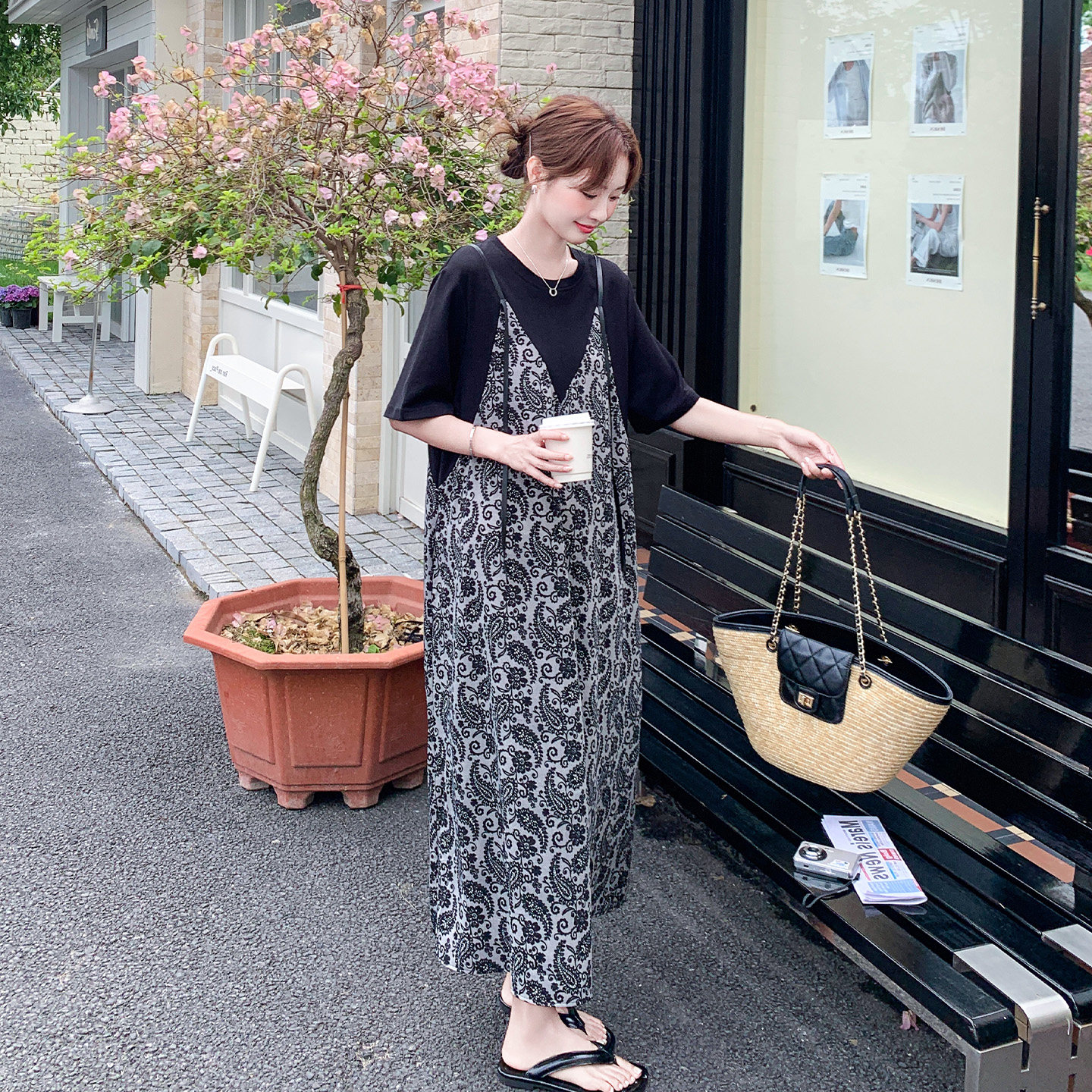 黑色法式慵懒风气质连衣裙女2026新款夏日高级感假两件印花T恤裙