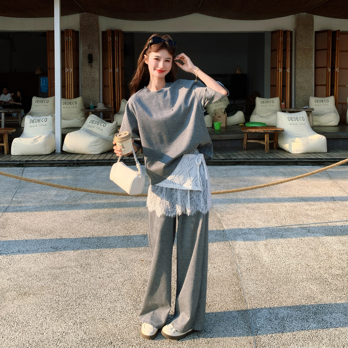 灰色韩系风通勤套装女2026夏季新款短袖卫衣蕾丝屁帘阔腿裤两件套