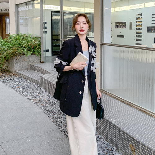 黑色立体装饰西装外套女长袖