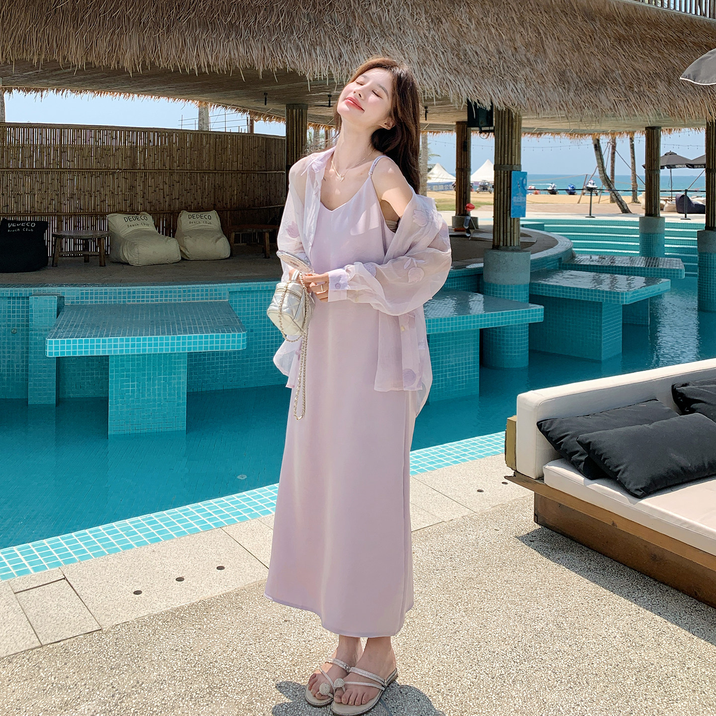 初夏绝美氛围感吊带连衣裙套装女2026年新款休闲风刺绣外套两件套