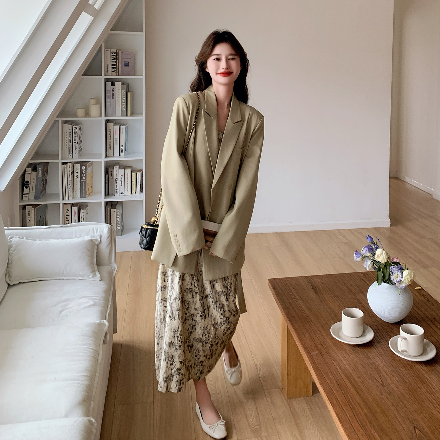 早春巨好看气质开叉系带西装套装女2026春季新款印花吊带裙两件套